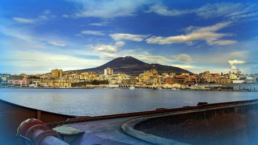 Sostaoplontina Casa Vacanza Torre Annunziata Luaran gambar